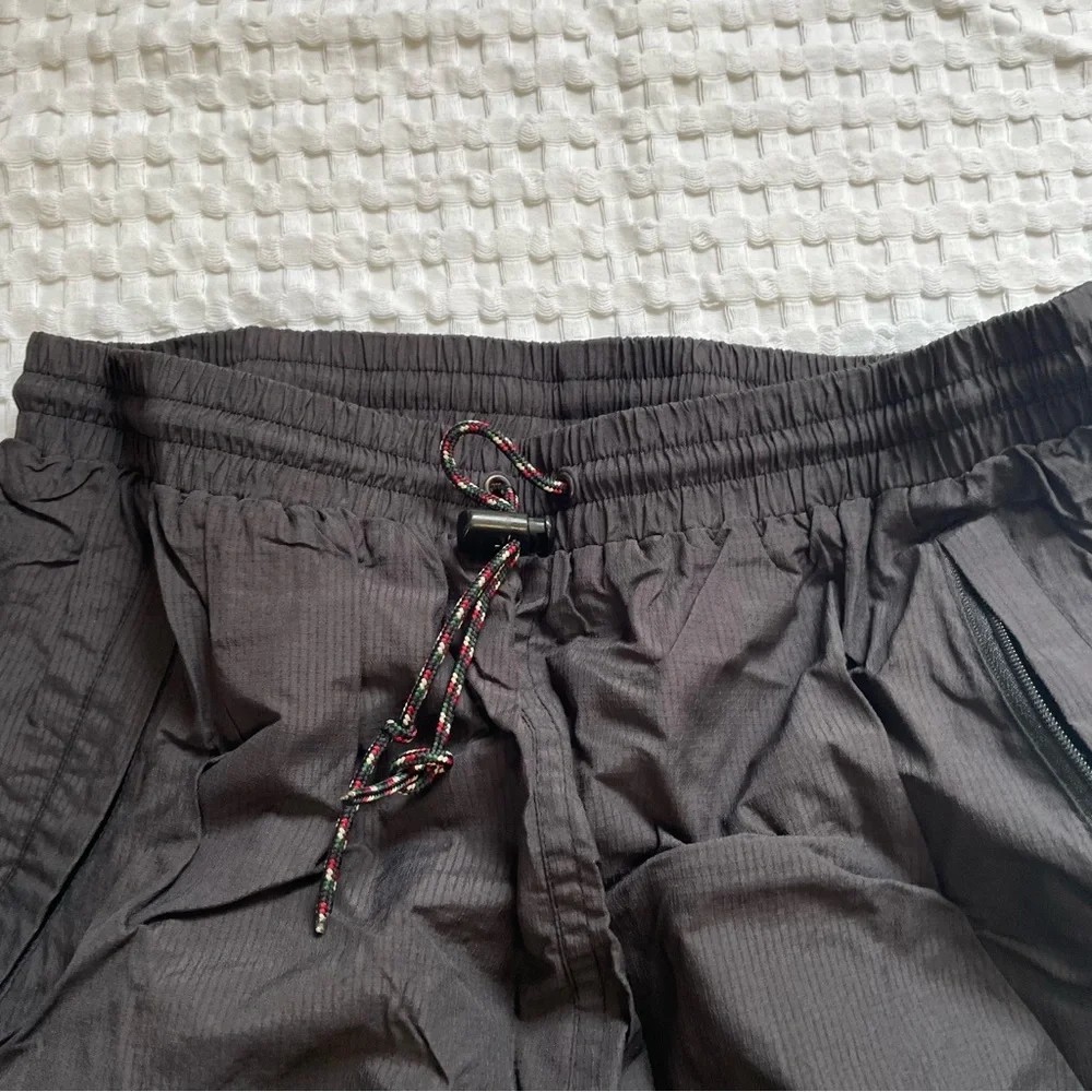 Roadrunner Sports Windstopper Wind Rain Pants Medium Men’s Black Nylon‎ - Picture 4 of 7